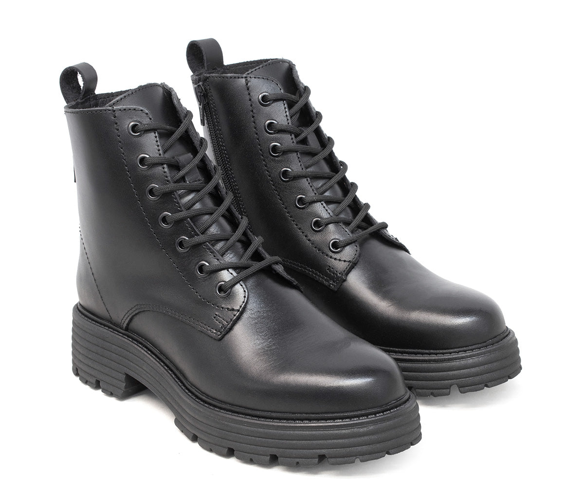 Bota Levis Ingrid De Piel Para Dama LV-112232N Negro